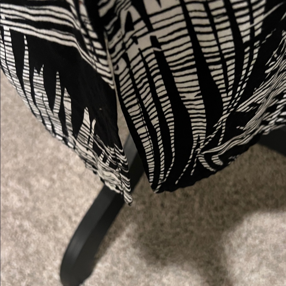 Black & White Palm-Print Mini Dress with Tie Front - Picture 10 of 16